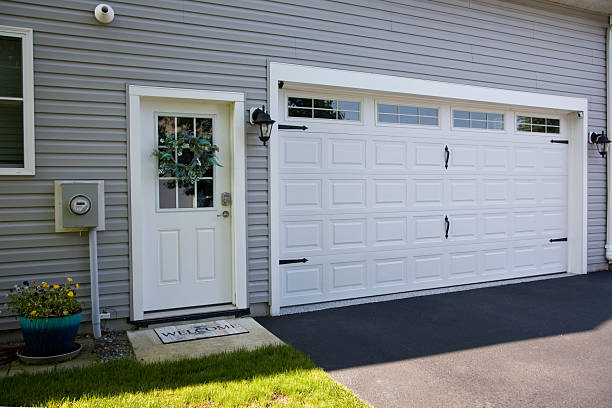 24/7 Emergency Garage Door Panel Replacement experts in Lanier County County, GA